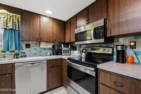 Kitchen - 12232 Comstock St, Spring Hill, FL 34609 photo 9 of 9