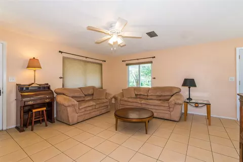 240 Phoenetia Dr, Saint Augustine, FL 32086 photo 3