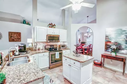 636 E Bianca Cir, Saint Augustine, FL 32086 photo 11