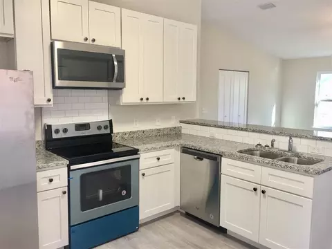 204 N Whitney St, Saint Augustine, FL 32084 photo 6