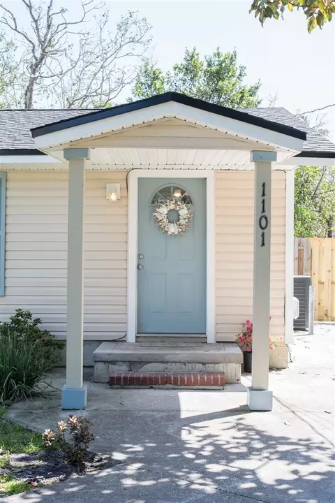 1101 Violet St, Atlantic Beach, FL 32233 photo 2