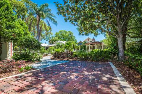 325 St George St, Saint Augustine, FL 32084 photo 3