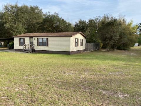 111 Lily Dr, Interlachen, FL 32148 photo 2