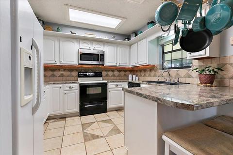 520 Fox Hollow Ln, Saint Augustine, FL 32086 photo 3