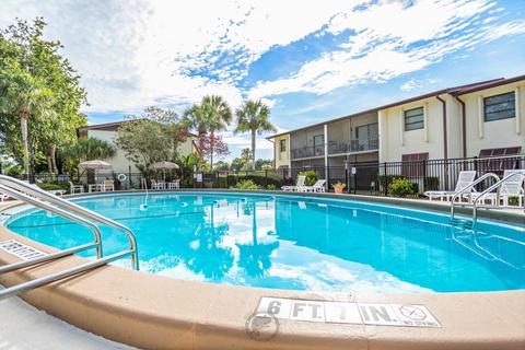 600 Domenico Cir #D4, Saint Augustine, FL 32086 photo 2