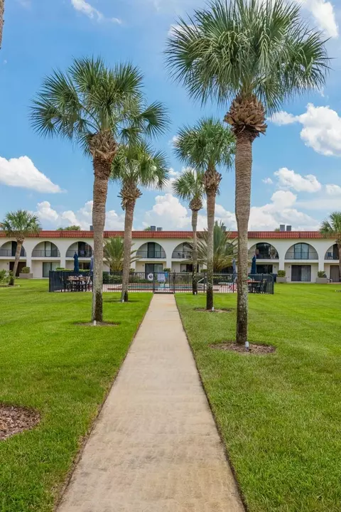 21 Dondanville Rd UNIT 2, Saint Augustine, FL 32080 photo 2