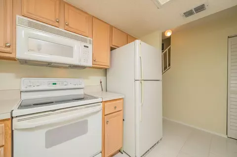 21 Dondanville Rd UNIT 2, Saint Augustine, FL 32080 photo 6