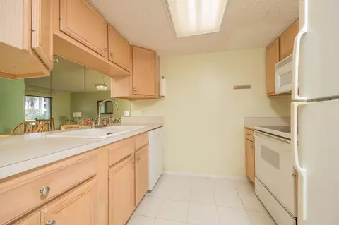 21 Dondanville Rd UNIT 2, Saint Augustine, FL 32080 photo 5