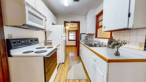 Kitchen - 44 Bay View Dr, Saint Augustine, FL 32084 photo 1 of 3