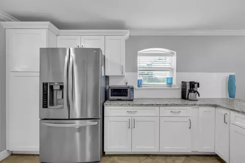 Kitchen - 5330 Pelican Way, Saint Augustine, FL 32080 photo 9 of 11