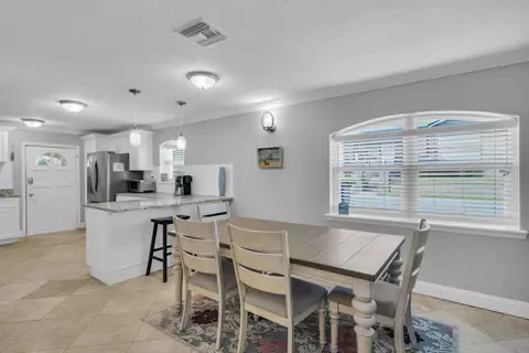 Dining - 5330 Pelican Way, Saint Augustine, FL 32080 photo 5 of 5