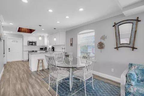 Dining - 5330 Pelican Way, Saint Augustine, FL 32080 photo 1 of 5