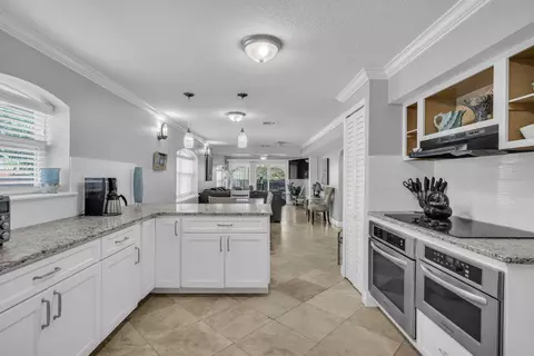 Kitchen - 5330 Pelican Way, Saint Augustine, FL 32080 photo 6 of 11