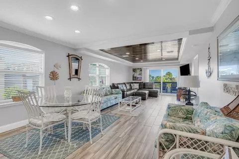 Living - 5330 Pelican Way, Saint Augustine, FL 32080 photo 1 of 10