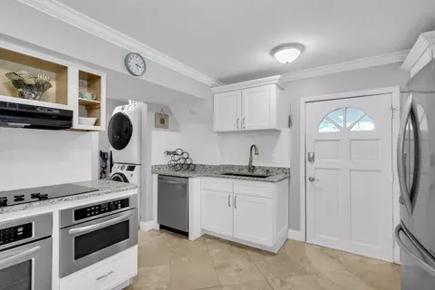 Kitchen - 5330 Pelican Way, Saint Augustine, FL 32080 photo 10 of 11