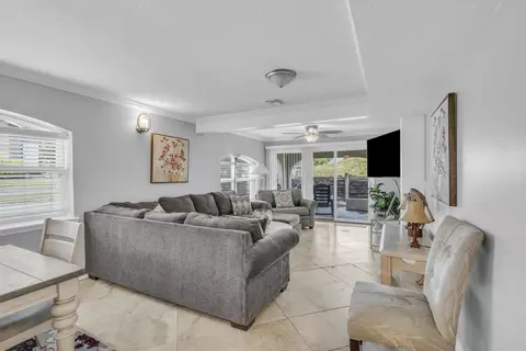 Living - 5330 Pelican Way, Saint Augustine, FL 32080 photo 6 of 10