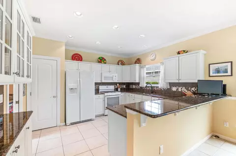 Kitchen - 335 Marsh Point Cir, Saint Augustine, FL 32080 photo 1 of 2