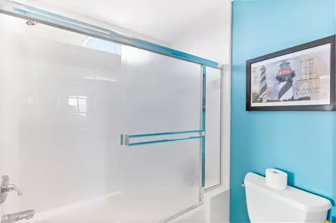 Bath - 335 Marsh Point Cir, Saint Augustine, FL 32080 photo 6 of 7