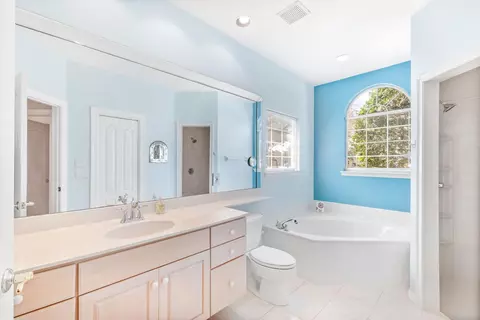 Bath - 335 Marsh Point Cir, Saint Augustine, FL 32080 photo 2 of 7