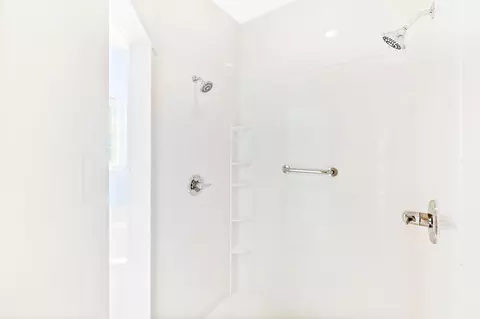 Bath - 335 Marsh Point Cir, Saint Augustine, FL 32080 photo 4 of 7