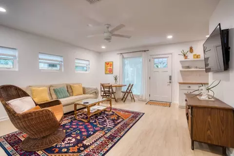 46 John St, Saint Augustine, FL 32084 photo 3