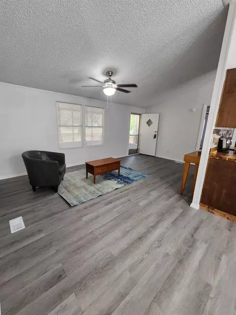307 Lakeview Way, Interlachen, FL 32148 photo 3
