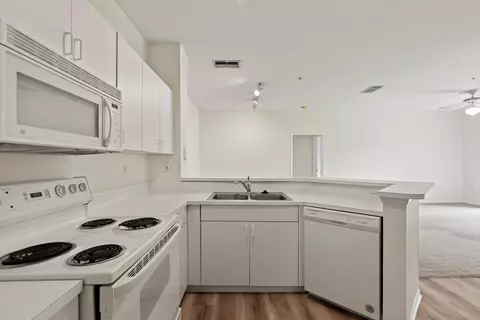 605 Fairway Dr Unit 202 Garage 9b, Saint Augustine, FL 32084 photo 8