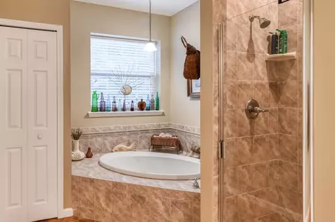 Bath - 33 Ocean Pines Dr, Saint Augustine, FL 32080 photo 2 of 3