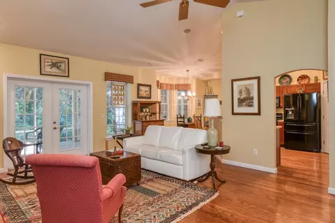 Living - 33 Ocean Pines Dr, Saint Augustine, FL 32080 photo 2 of 4