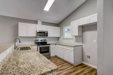 821 Avery, Saint Augustine, FL 32084 photo 6