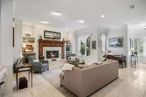 Living - 324 Oglethorpe Blvd, Saint Augustine, FL 32080 photo 3 of 6