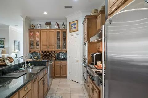 Kitchen - 324 Oglethorpe Blvd, Saint Augustine, FL 32080 photo 4 of 6