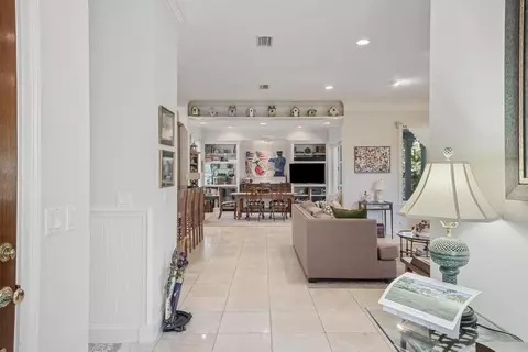 Entry Way - 324 Oglethorpe Blvd, Saint Augustine, FL 32080 photo 3 of 4