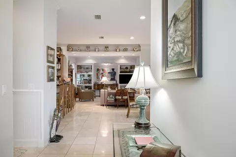 Entry Way - 324 Oglethorpe Blvd, Saint Augustine, FL 32080 photo 2 of 4
