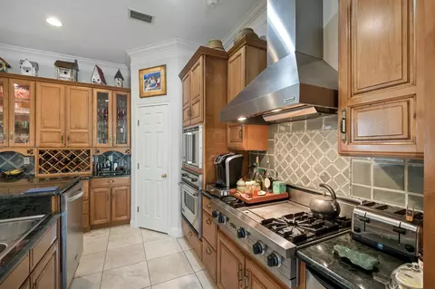 Kitchen - 324 Oglethorpe Blvd, Saint Augustine, FL 32080 photo 5 of 6