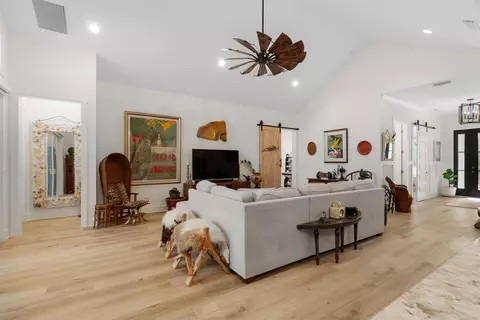 Living - 315 Ridgeway Rd, Saint Augustine, FL 32080 photo 3 of 4