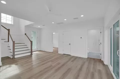 Living - 13 13th Ln, Saint Augustine, FL 32080 photo 3 of 9