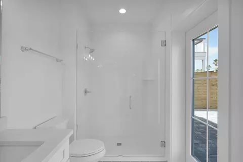 Bath - 13 13th Ln, Saint Augustine, FL 32080 photo 2 of 10