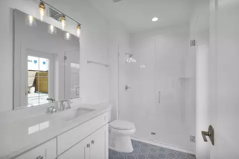 Bath - 13 13th Ln, Saint Augustine, FL 32080 photo 1 of 10