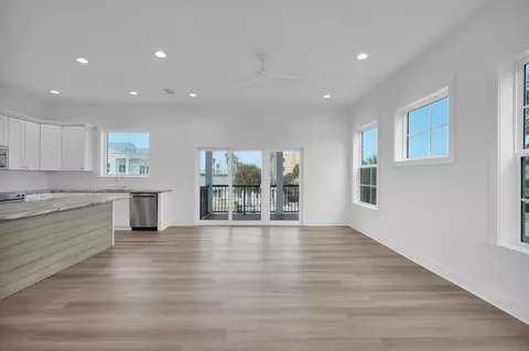 Living - 13 13th Ln, Saint Augustine, FL 32080 photo 8 of 9