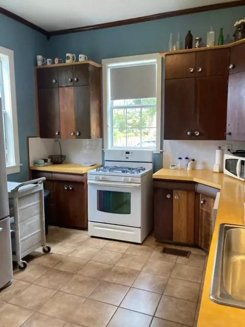 Kitchen - 120 La Quinta Pl, Saint Augustine, FL 32084 photo 1 of 2