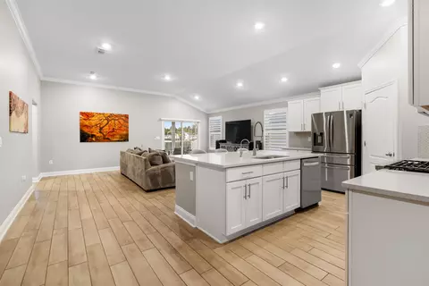 98 Narvarez Ave, Saint Augustine, FL 32084 photo 3