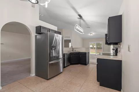 184 King Arthur Ct, Saint Augustine, FL 32086 photo 2