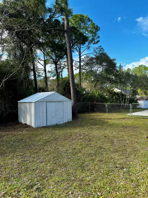 917 Puryear St, Saint Augustine, FL 32084 photo 8