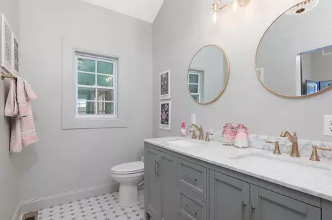 Bath - 123 M L King Ave, Saint Augustine, FL 32084 photo 3 of 6