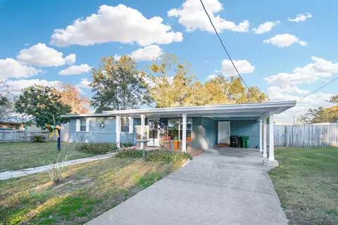 Exterior - 203 Spring St, Saint Augustine, FL 32084 photo 1 of 9