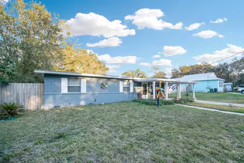 Exterior - 203 Spring St, Saint Augustine, FL 32084 photo 4 of 9