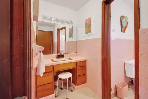 Bath - 203 Spring St, Saint Augustine, FL 32084 photo 1 of 3