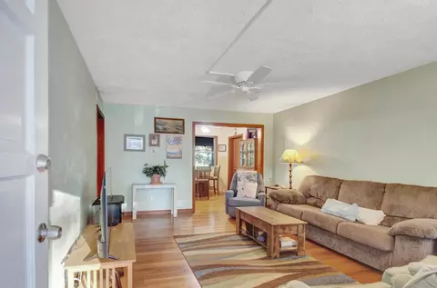 Living - 203 Spring St, Saint Augustine, FL 32084 photo 2 of 4