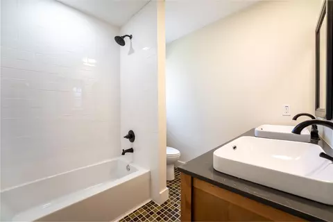 Bath - 450 Gentian Rd, Saint Augustine, FL 32086 photo 4 of 4